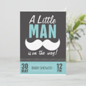 Ein kleiner Mann ist auf der Weise Einladung (Stehend Vorderseite)