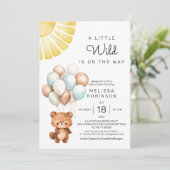 Ein kleiner Niedlicher Bär Moderne Balloons Einladung (Stehend Vorderseite)