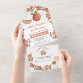 Ein kleiner Peach ist auf dem Weg Baby Dusche All In One Einladung (Abreißen)