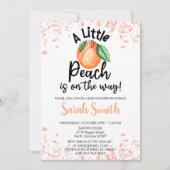 Ein kleiner Peach ist auf dem Weg zur Orange Baby Einladung (Vorderseite)