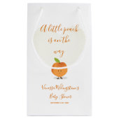 Ein kleiner Pfirsich ist auf dem Weg Baby Dusche Kleine Geschenktüte (Rückseite)