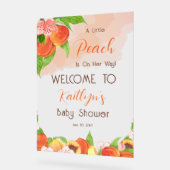 Ein kleiner Pfirsich ist auf dem Weg zur Mädchendu Acrylschild (Winkel)