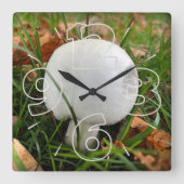 Ein kleiner Pilz Quadratische Wanduhr (Vorderseite)
