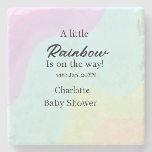 Ein kleiner Regenbogen ist auf dem Weg Baby Shower Steinuntersetzer