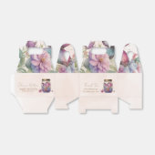 Ein kleiner Schmetterling in einer Blumendusche Geschenkschachtel (Ungefaltet)