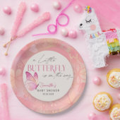 Ein kleiner Schmetterling ist auf dem Weg Baby Dus Pappteller (Party)