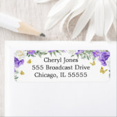 Ein kleiner Schmetterling ist auf dem Weg zur Adre (Insitu)