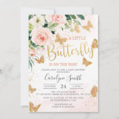 Ein kleiner Schmetterling ist auf dem Weg zur Baby Einladung (Vorderseite)
