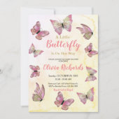 Ein kleiner Schmetterling ist auf dem Weg zur Baby Einladung (Vorderseite)