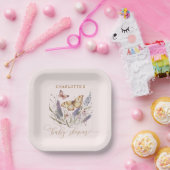 Ein kleiner Schmetterling ist auf dem Weg zur Baby Pappteller (Party)