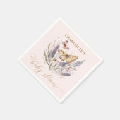 Ein kleiner Schmetterling ist auf dem Weg zur Baby Serviette (Ecke)