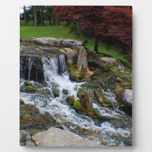Ein kleiner Wasserfall Fotoplatte
