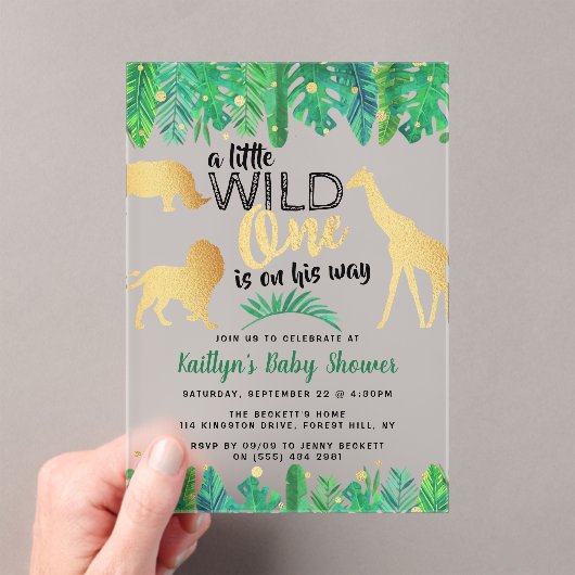 Ein kleiner Wilder ist unterwegs mit einer Babydus Acryleinladungen (Insitu (Handheld))