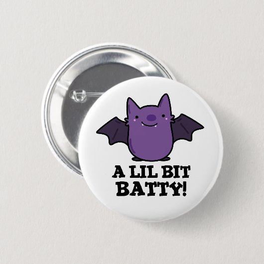 Ein kleines Batty Funny Baby Bat Puff Button (Vorne & Hinten)