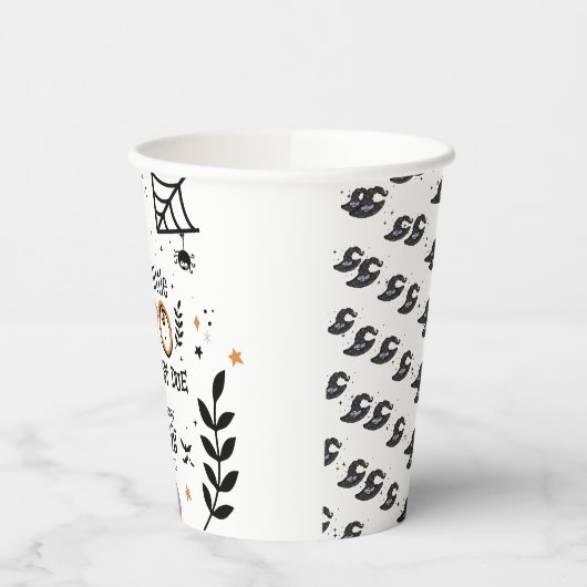 ein kleines Boot fast zu Halloween Pappbecher (Links)