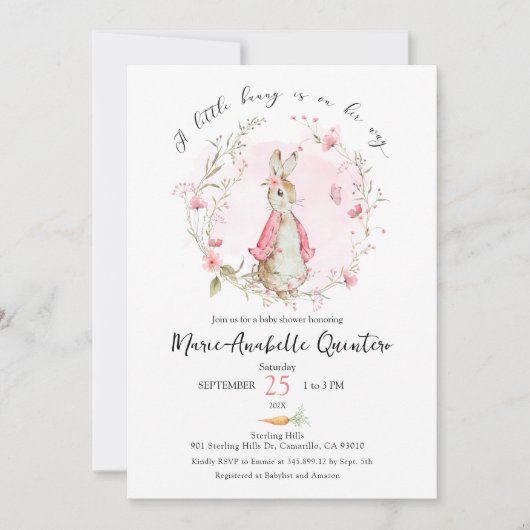 Ein kleines Bunny ist auf dem Weg Babydusche laden Einladung (Vorderseite)