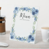 Ein kleines Butterfly Blue Floral Rustic Menu Post Sockelschild (In SItu)