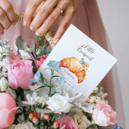 Ein kleines Croissant ist unterwegs mit einer Baby Einladung