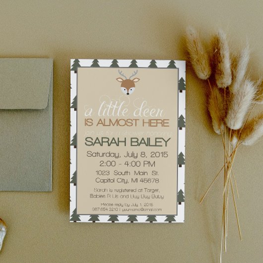 Ein kleines Hirsch ist fast hier, wo die Baby-Dusc Einladung
