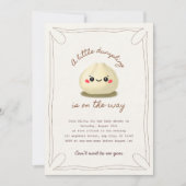 Ein kleines Knödel ist auf dem Weg Babydusche Einladung (Vorderseite)