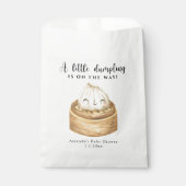 Ein kleines Knödel ist auf dem Weg Babydusche Geschenktütchen (Vorderseite)