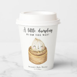 Ein kleines Knödel ist auf dem Weg Babydusche Pappbecher