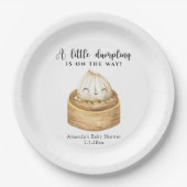 Ein kleines Knödel ist auf dem Weg Babydusche Pappteller (Vorderseite)