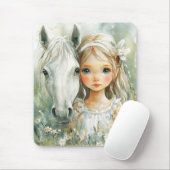 Ein kleines Mädchen mit einem Pferd Mousepad (Mit Mouse)