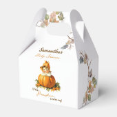 Ein kleines Pumpkin Autumn Girl Baby Shower Geschenkschachtel (Rückseite)
