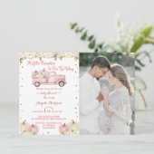 Ein kleines Pumpkin Baby Dusche Pink Truck Foto Einladung (Stehend Vorderseite)