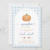 Ein kleines Pumpkin Blue Gingham Autumn Baby Dusch Einladung (Vorderseite)