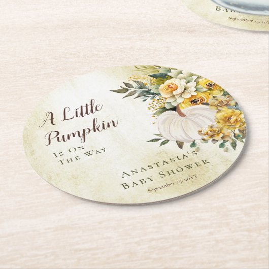 Ein kleines Pumpkin ernährt Gold Floral Baby Dusch Runder Pappuntersetzer (Angewinkelt)