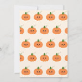 Ein kleines Pumpkin Gender Neutral Fall Baby Dusch Einladung (Rückseite)