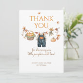 Ein kleines Pumpkin Rustic Boho Fall Baby Dusche Dankeskarte (Stehend Vorderseite)