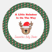 Ein kleines Rentier ist unterwegs Runder Aufkleber (Vorderseite)