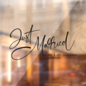 Ein kleines Retro-Auto nur verheiratet Fensteraufkleber (Blatt 2)