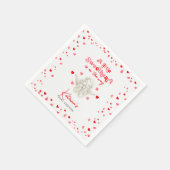 Ein kleines süßes Baby ist unterwegs mit einer Bab Serviette (Ecke)