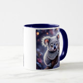 Ein Koala, der an einem Ast festhält, beobachtet d Tasse (VorderseiteRechts)