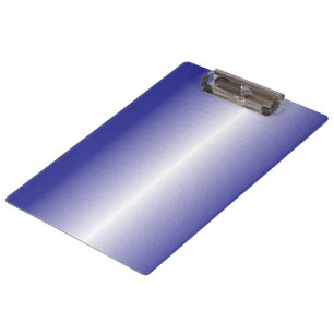 Ein kompliziertes, blaues geometrisches Muster mit Klemmbrett