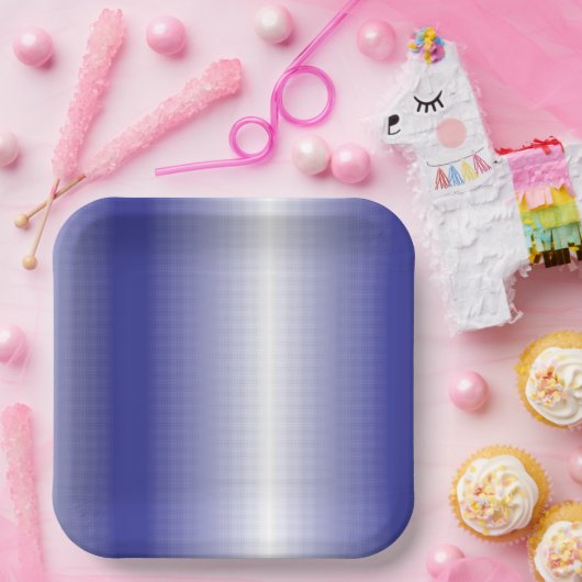 Ein kompliziertes, blaues geometrisches Muster mit Pappteller (Party)