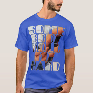 Ein Körper hält die Hand T-Shirt