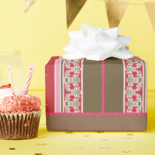 ein Kreuzstich mit rotem Hintergrund Geschenkpapier