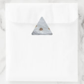 Ein Kuchen mit Zuckerguss Dreieckiger Aufkleber (Tasche)