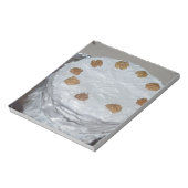 Ein Kuchen mit Zuckerguss Notizblock (Rotiert)