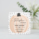 Ein Kürbis ist auf dem Weg zum Kinderduschen Hallo Einladung (Stehend Vorderseite)