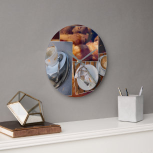 Ein kurzer Pitstop. Große Wanduhr