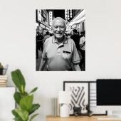 Ein Lächeln in der Neonnacht Poster (Heimbüro)