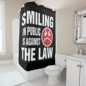 Ein Lächeln in der Öffentlichkeit ist gegen das Ge Duschvorhang (Beispiel)