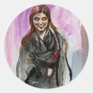 Ein lächelndes Mädchen in Schwarz Runder Aufkleber