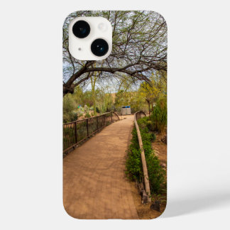 ein langer, kurvenreicher Weg zum Wüste Botanische Case-Mate iPhone 14 Hülle